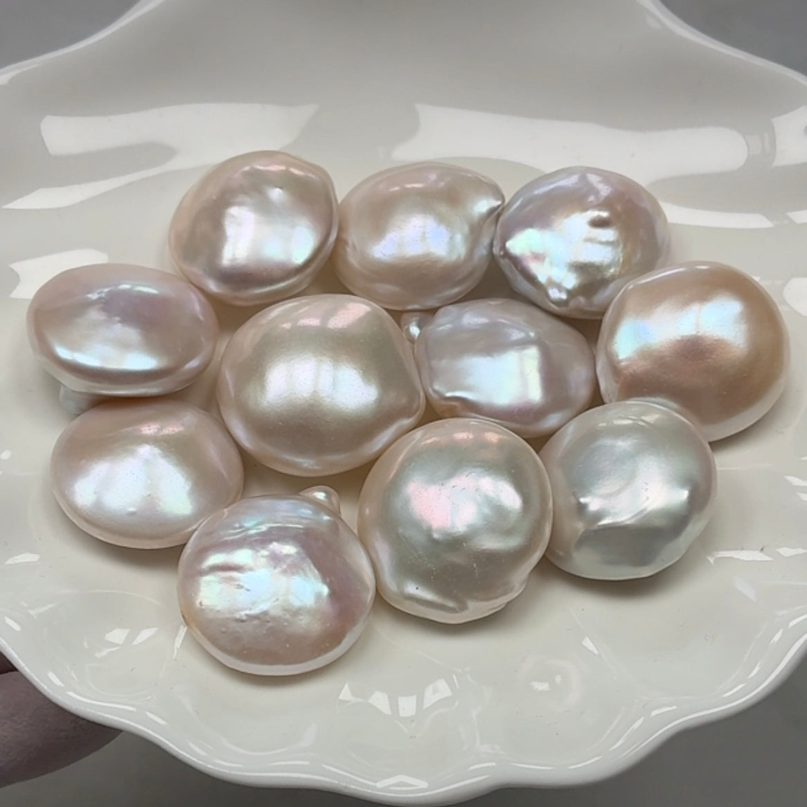 【New】 UFO(1 Clam Include 1 UFO Shape Freshwater Pearl)【Pearlism】