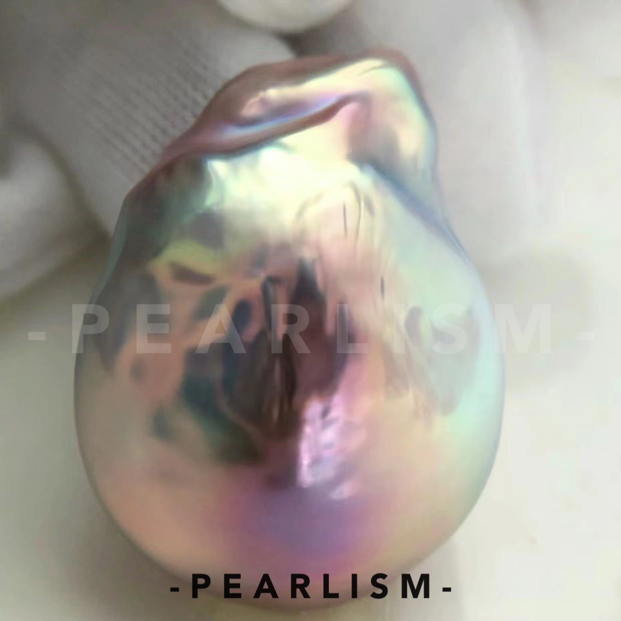 【New】 UFO(1 Clam Include 1 UFO Shape Freshwater Pearl)【Pearlism】
