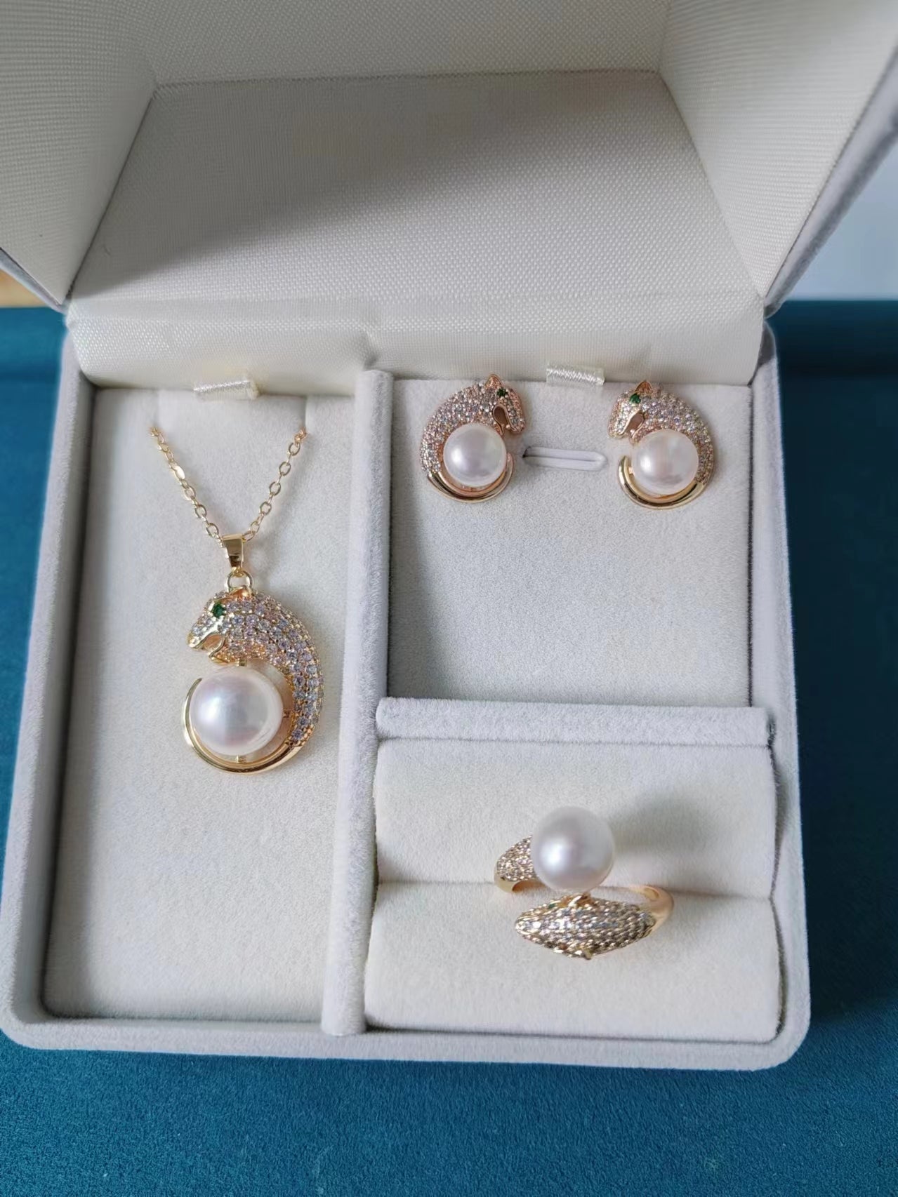 Fresh water pearl jewelry set