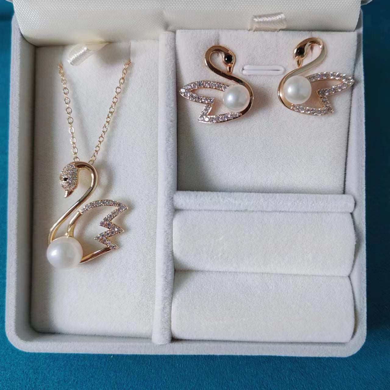 Fresh water pearl jewelry set