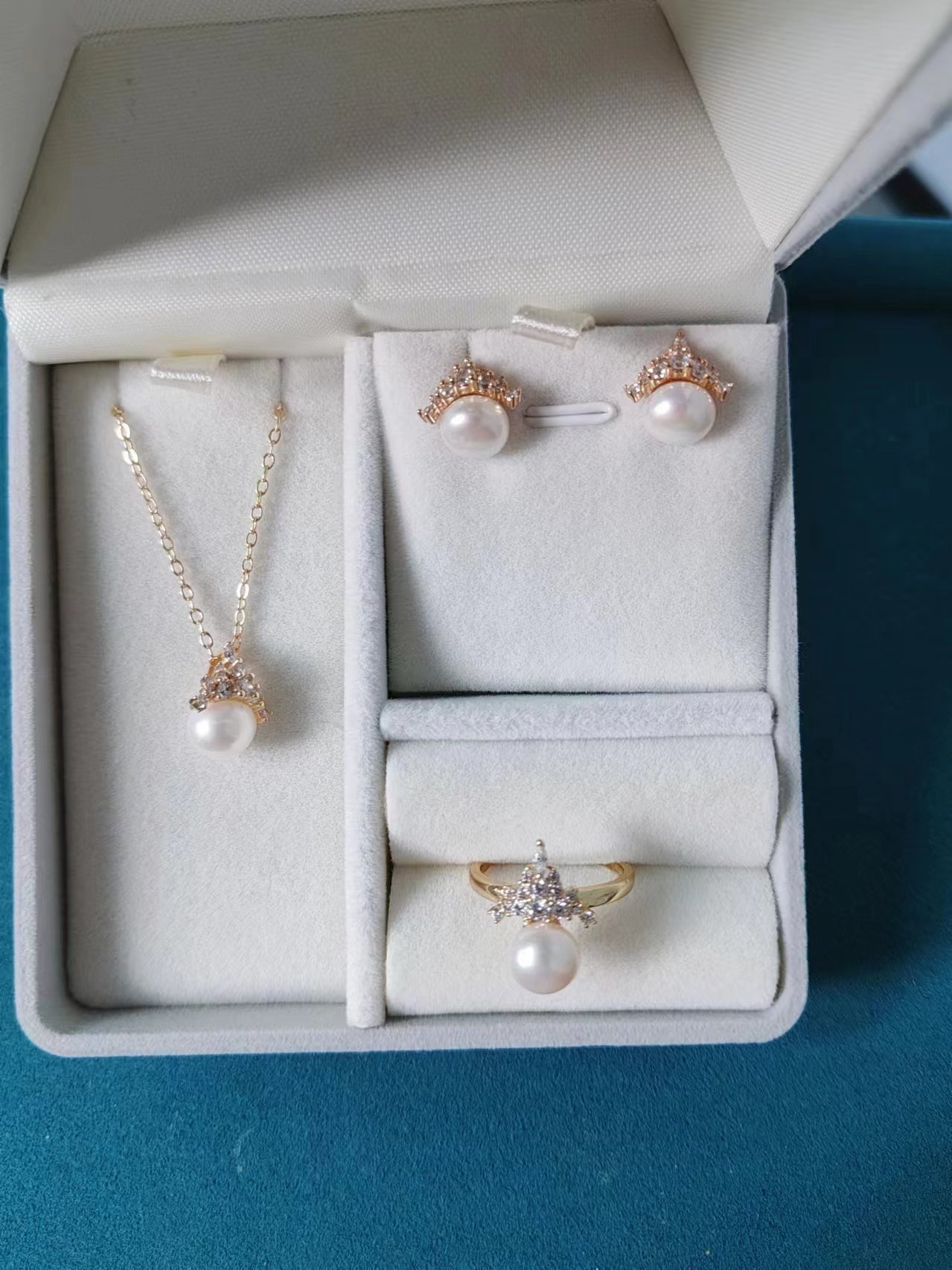 Fresh water pearl jewelry set