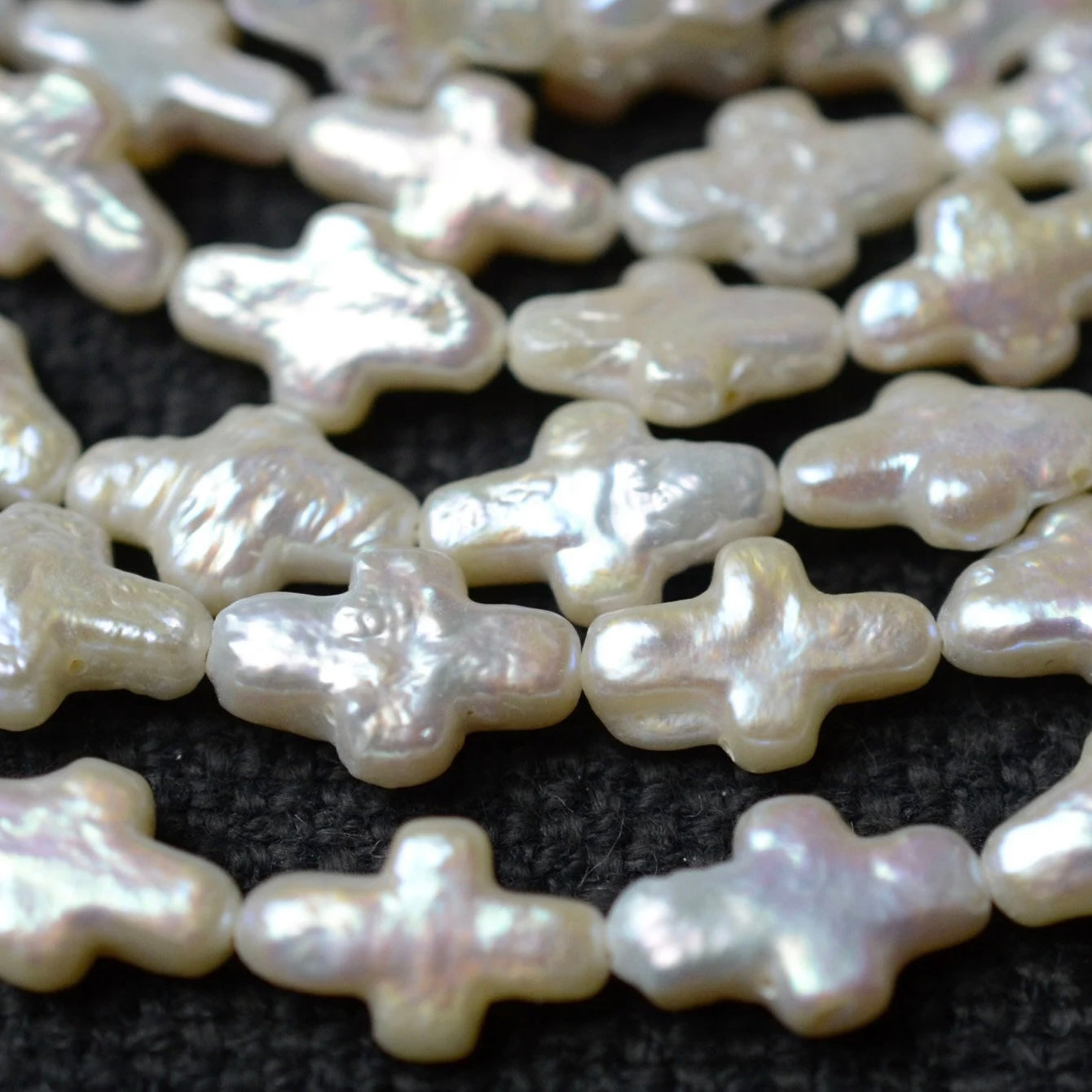 【New】Cross (3 Cross shape pearls with 1 Edison）